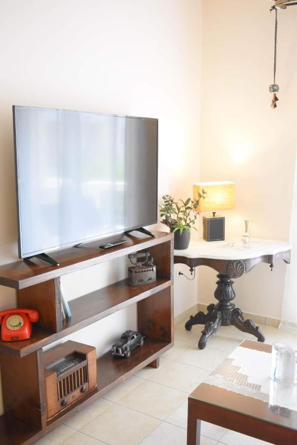 C' Est La Vie Apartment นาฟปลิโอ ภายนอก รูปภาพ