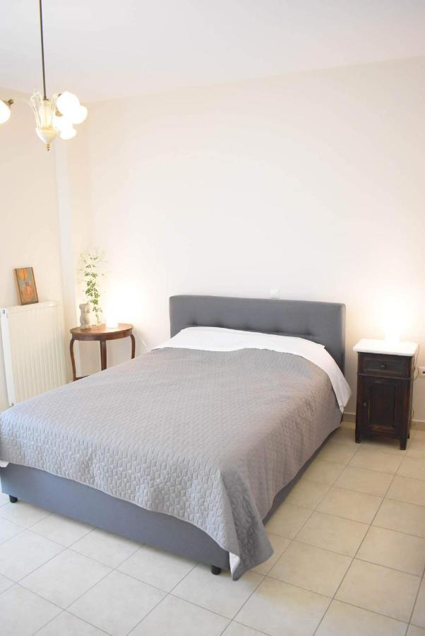C' Est La Vie Apartment นาฟปลิโอ ภายนอก รูปภาพ
